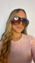 Load image into Gallery viewer, Black Frame/Gradient Lens Sunglasses
